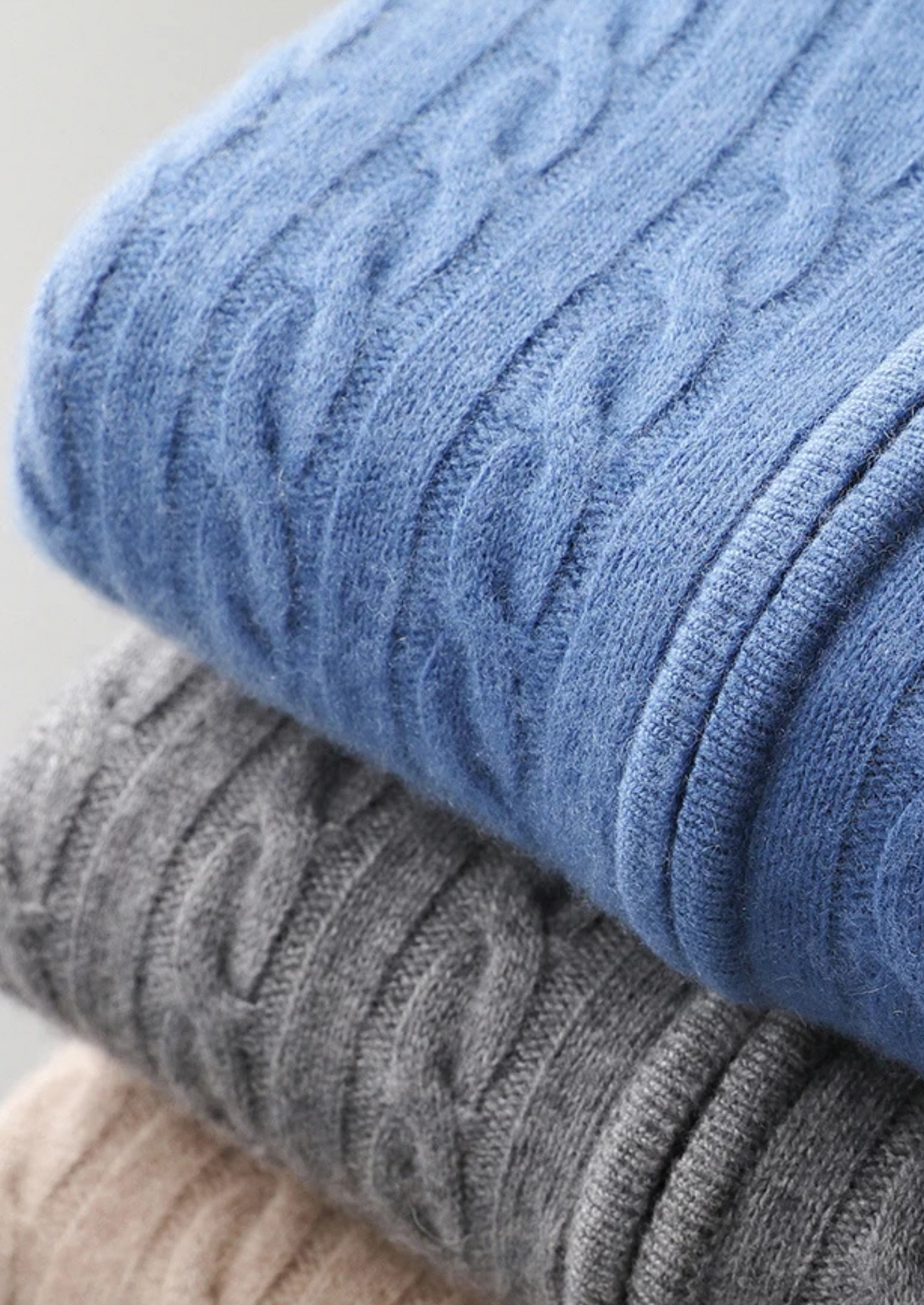 PREMIUM CASHMERE CABLE KNIT ZIPPER HOODIE