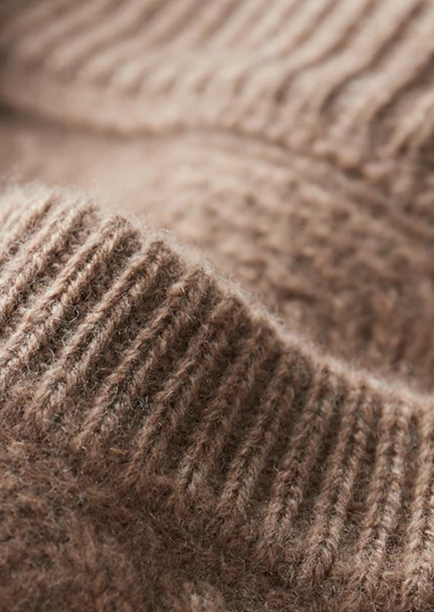PURE EXTRA-FINE MERINO WOOL WINTERTIME CREWNECK
