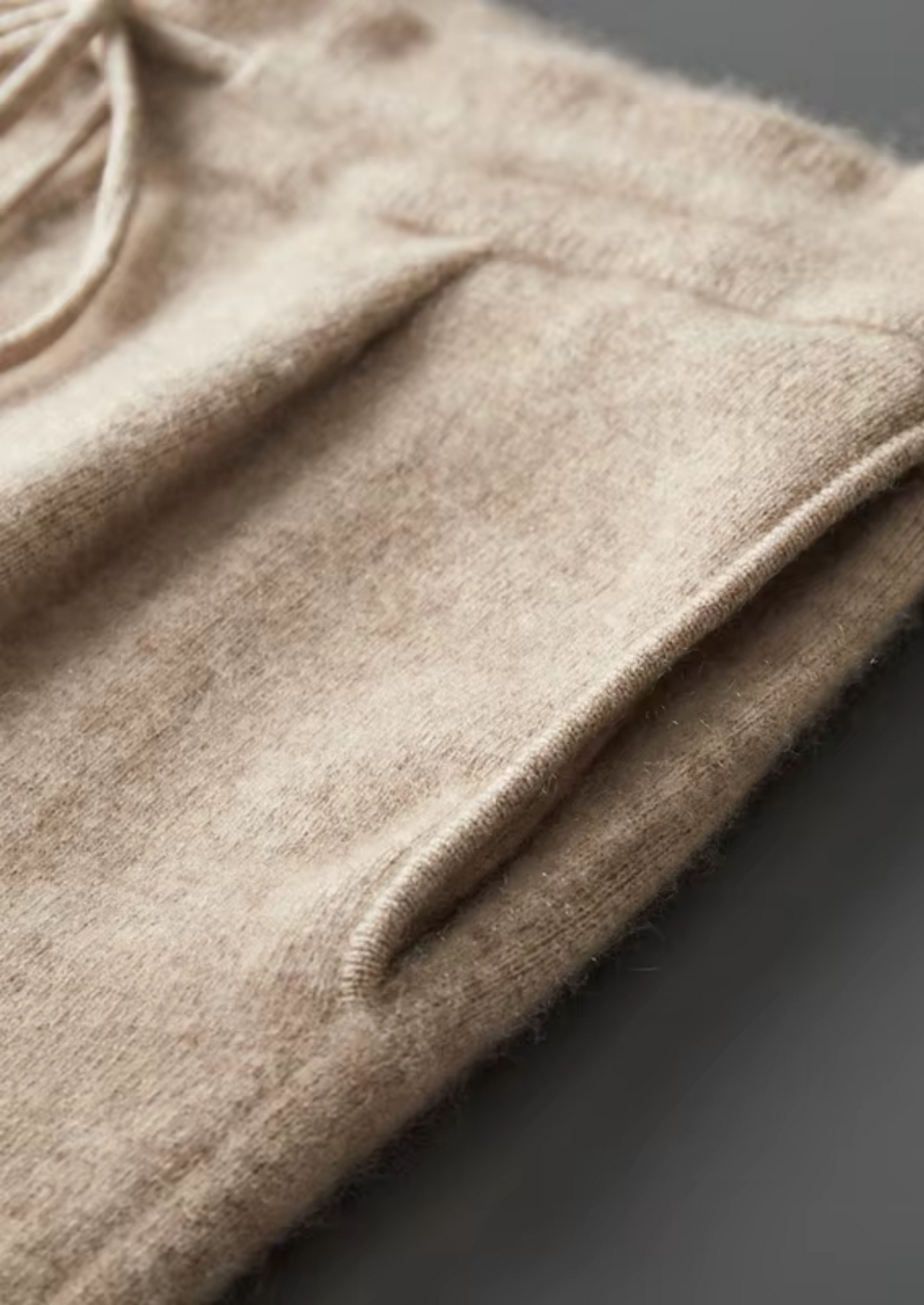 PREMIUM CASHMERE PLEATED TROUSERS