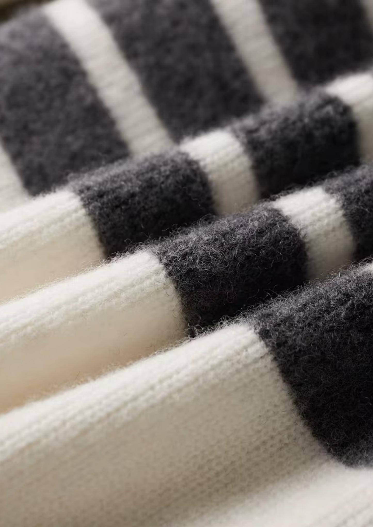 PURE EXTRA-FINE MERINO WOOL ALESSIO SET